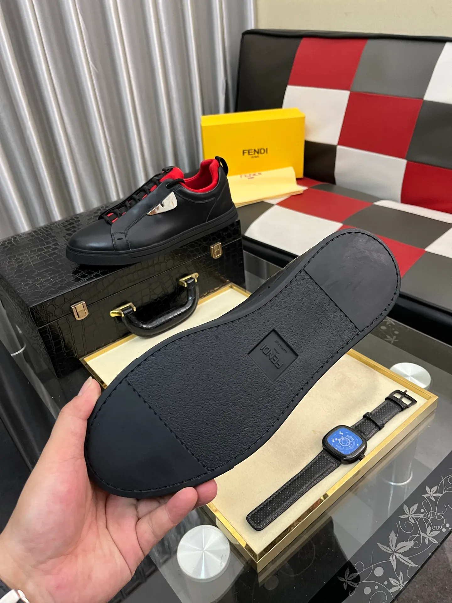 Men's Men's Shoes 💰: 420⌚️⌚️[Fendi] Fendi's latest high-top casual shoes for men! Available at counters simultaneously! A one-to-one replica of the original. The surface is made of imported high-tech waterproof mesh, the interior is made of first-layer water-dyed cowhide, and the original factory-supplied rubber outsole is used. Leading new fashion concepts. Matching code: 38-442️⃣Colors available